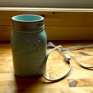 Scentsy tart warmer